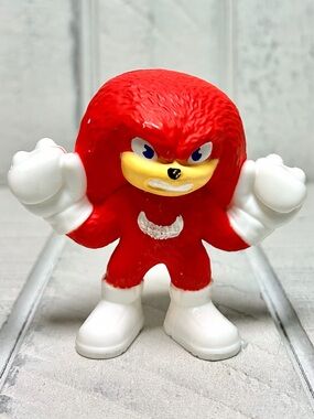 Sonic The Hedgehog Character Knuckles The Echidna Toy Figurine 2.5” Collectible